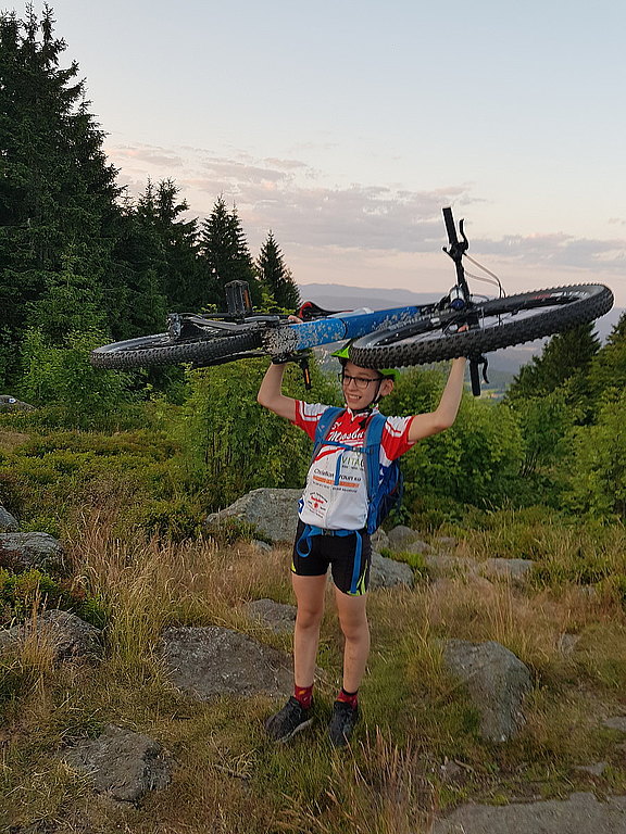 Max_mit_Bike.jpg  