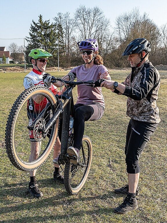 Wheelie_3_4.jpg 